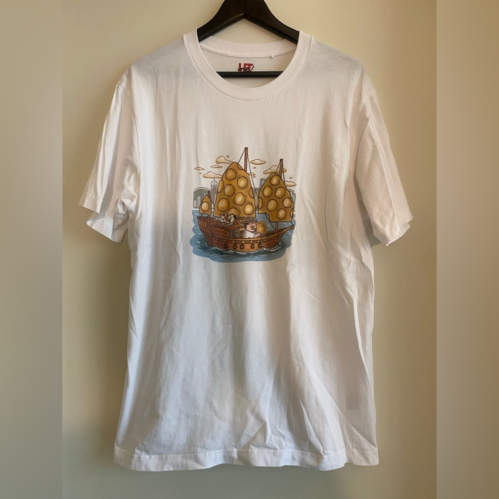 Uniqlo Hong Kong Graphic T-Shirt
